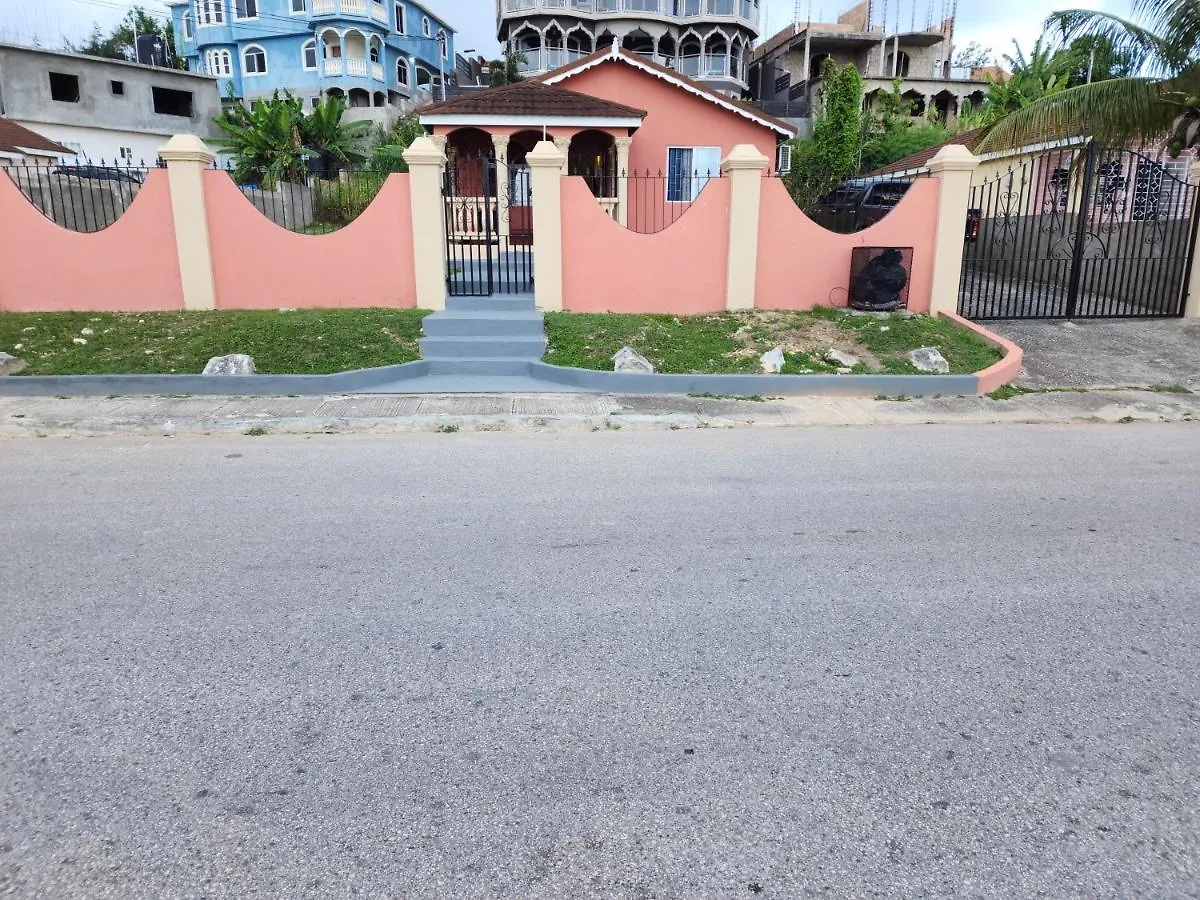 Relax And Unwind At Scenic Plateau Apartment Montego Bay